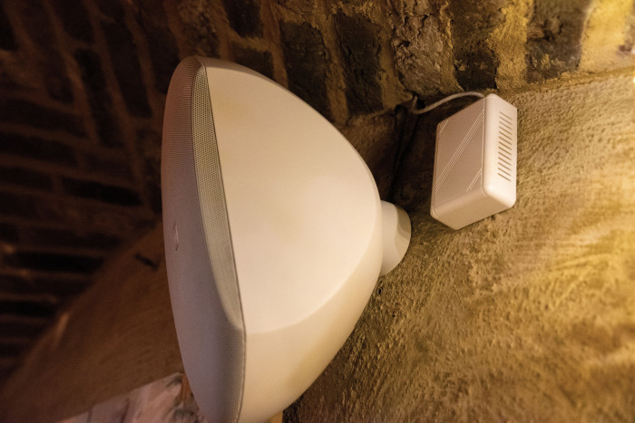 d3843_fx9_20 Пасивен 6.5″ 100 V дизайнерски стенен високоговорител DAP WMS6T-W бял | Rotozoom