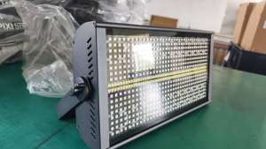 Kомлект 8 броя с кейс светлинен ефект AVS Pixi Strobe | Rotozoom